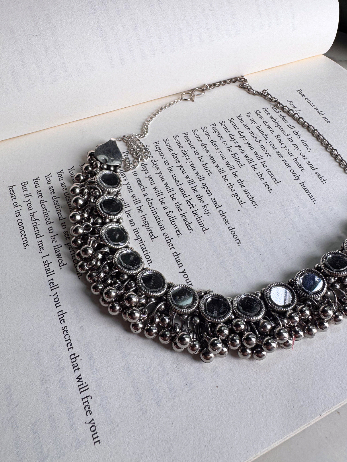 The Afghani Sheehsa Choker